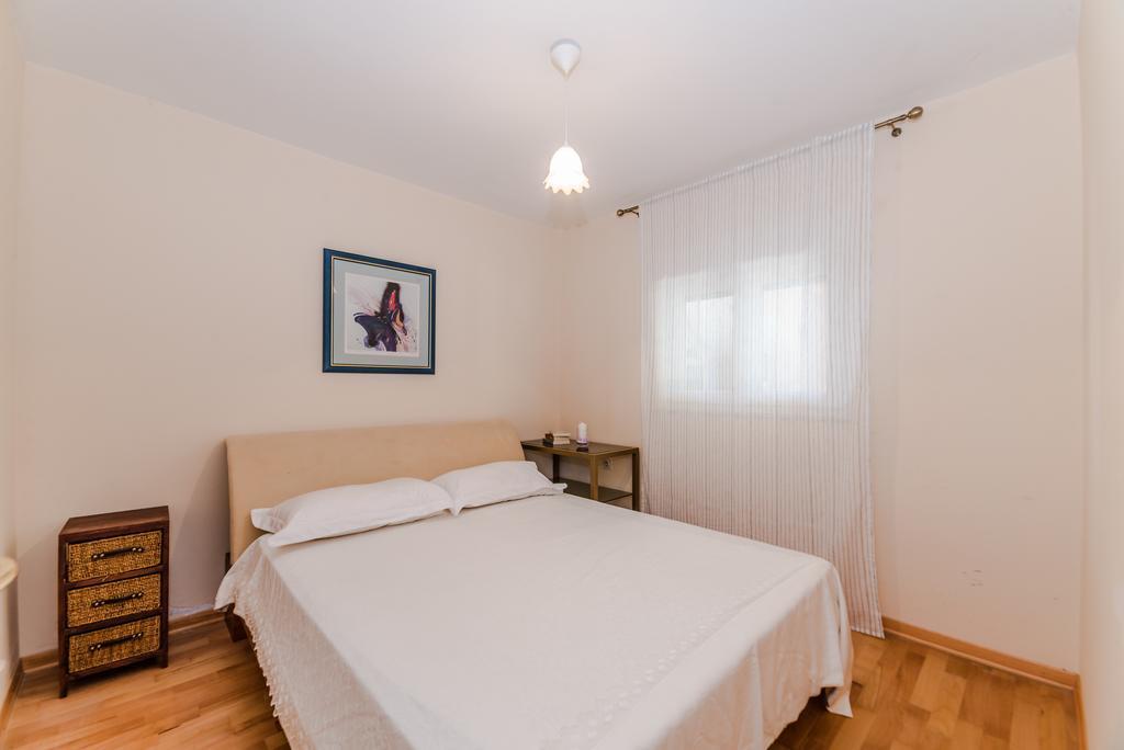 Paula Apartments Vir Exterior foto