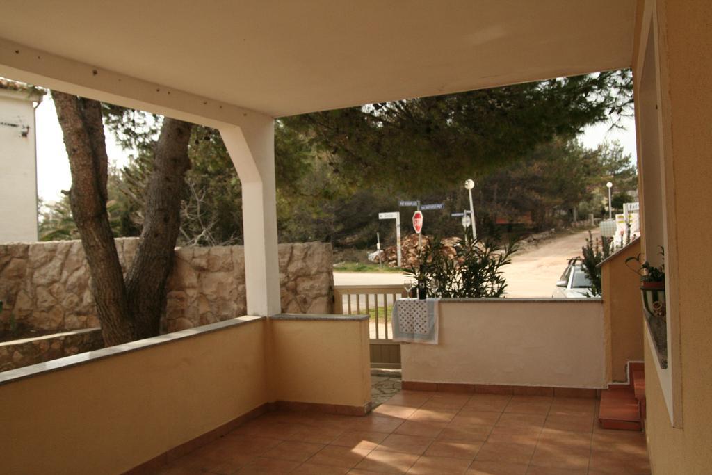 Paula Apartments Vir Exterior foto